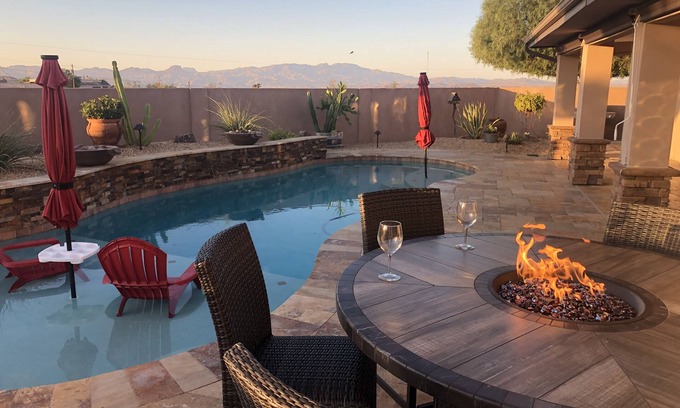 Lake Havasu City Casa | Nuevo Custom Resort Pool home w / RV Gar. Todo nuevo por dentro / por fuera.