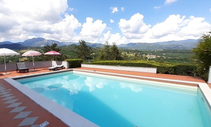Camporgiano Otro | Hermoso granero de piedra recientemente restaurado con piscina privada, hermosas vistas y WIFI