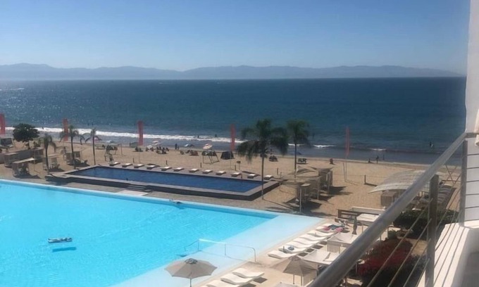 Flamingos Condominio | Beautiful nice condo with ocean view, beach front