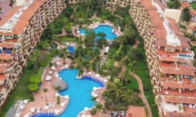 Puerto Vallarta Complejo | Beautiful Ocean Front Condo with 3 bedrooms and 2 bathroom 5 star hotel