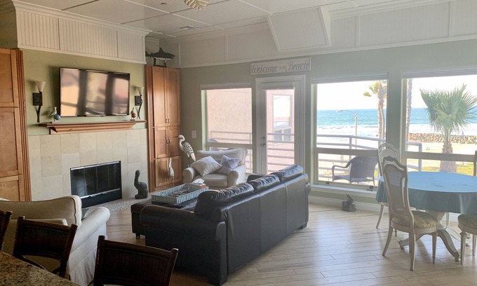 Imperial Beach Condominio | Hermoso condominio con vista al mar en la playa con piscina / spa
