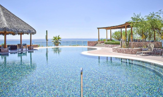 La Paz Casa | Beautiful ocean view condo At Puerta Cortes with pool and Gym Great view!