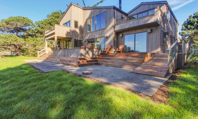 Sea Ranch Casa | Hermosa casa frente al mar con bañera de hidromasaje privada, vistas a los acantilados y una piscina compartida.