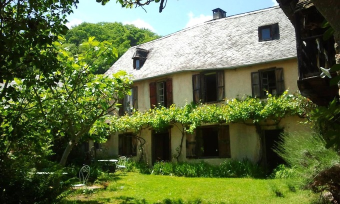 Balagueres Casa | Beautiful old house with large terrace and view of the Ariege Pyrenees