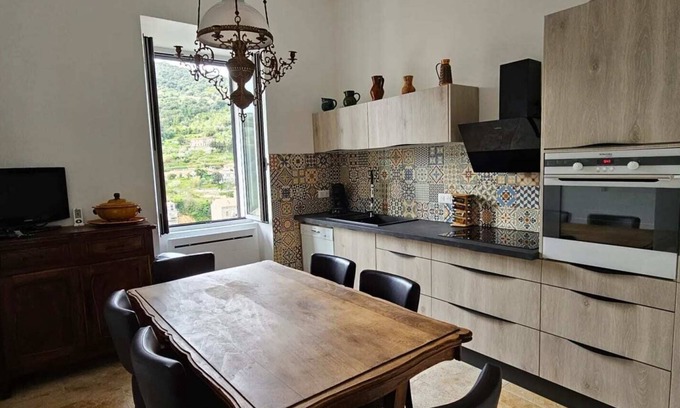Sartene Apartamento | Beautiful & old renovated T3 apartment in Sartène