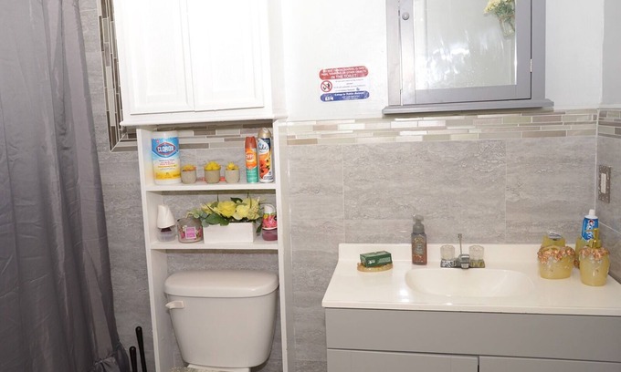 Bahamas Terrace Apartamento | Beautiful One Bedroom Apartment Private with Free Parking and WiFi. Near beach