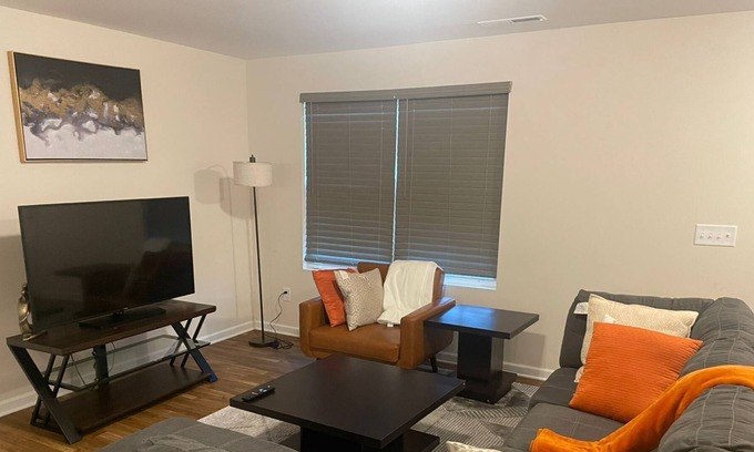 Burlington Casa | Beautiful Peaceful Home Close to Elon University