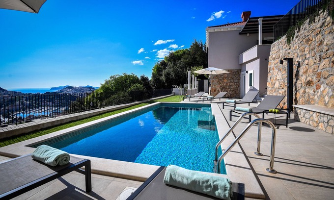 Dubrovnik Villa | Beautiful peaceful villa with a pool in the center of Dubrovnik