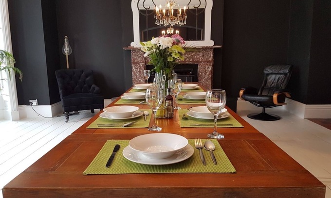 Pendine Casa | Beautiful Pendine Manor House in West Wales