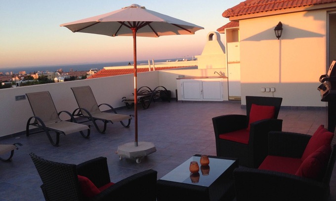 Dherynia Apartamento | Hermoso Penthouse Apt con fantásticas vistas Famagusta 10 minutos de Ayia Napa