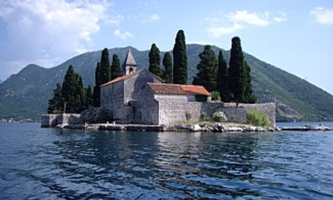 Dobrota Apartamento | Precioso apartamento ático con impresionantes vistas panorámicas de la idílica piscina de la bahía de Kotor