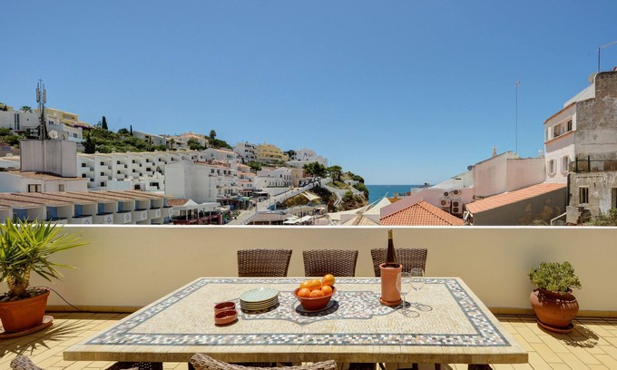Carvoeiro Apartamento | Precioso ático con vistas al mar ya 30 metros de la playa.