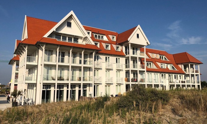 Cadzand-Bad Apartamento | Precioso ático con espectaculares vistas al mar y piscina