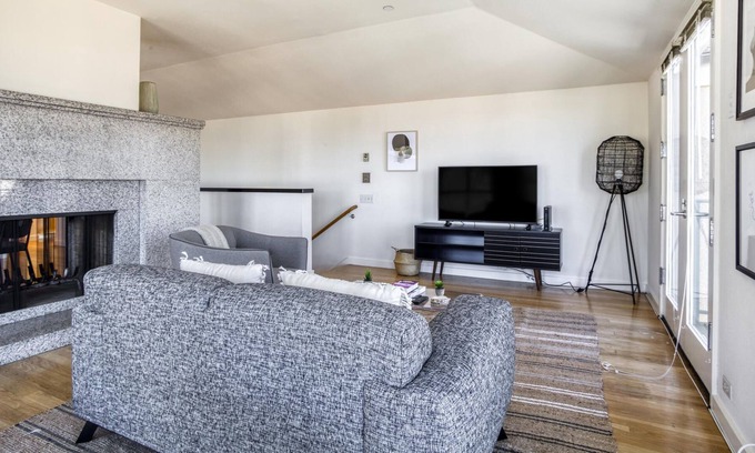Russian Hill Apartamento | Beautiful Pet-Friendly 2BR in Russian Hill