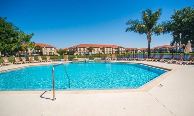 Sarasota Condominio | Hermosa piscina excelente ubicación, cerrada y a minutos del centro y la playa