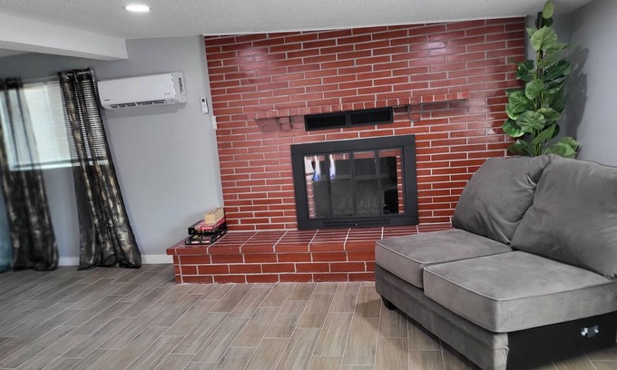 Downtown Las Vegas Casa | BEAUTIFUL pool house