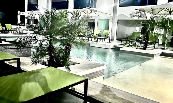 Salt Gut Apartamento | Beautiful poolside room