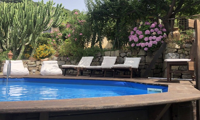 Naso Casa | Estupenda casa de vacaciones privada con A/C, piscina privada, TV y vista panorámica