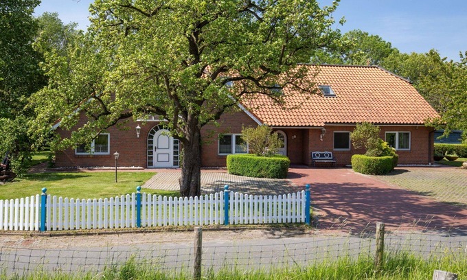 Butjadingen Casa | Maravillosa casa de vacaciones privada para 20 personas con WIFI, TV, terraza y mascotas permitida