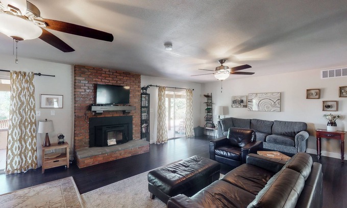 North Fork Casa | Beautiful private home gas grill, washer/dryer, central A/C