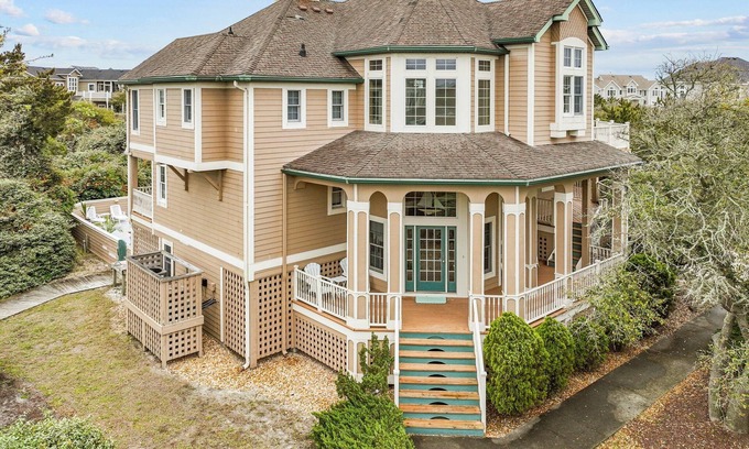 Pine Island Casa | Beautiful Private Home with Amenities and Walkway Next Door
