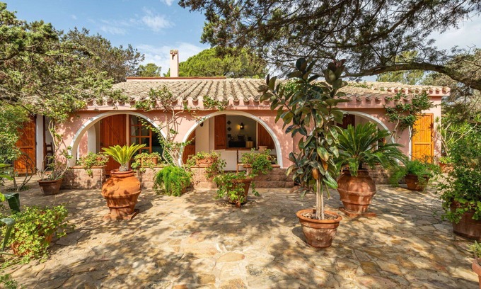 Notteri Villa | Maravillosa casa de vacaciones privada con A/C, TV, patio, mascotas permitida y aparcamiento