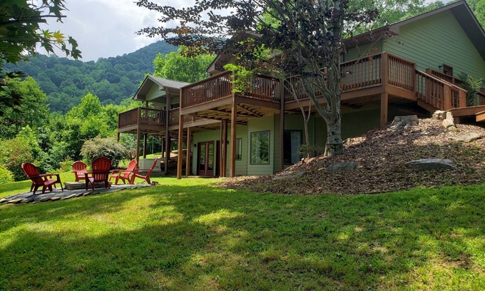 Leicester Casa | Beautiful Private Mountain Estate Close to Asheville w/ Hot Tub & Sauna