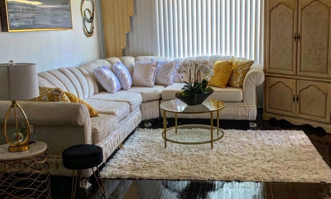 Los Angeles Casa | Beautiful private residence in quiet neighborhood. 5 mins. from SoFi Stadium