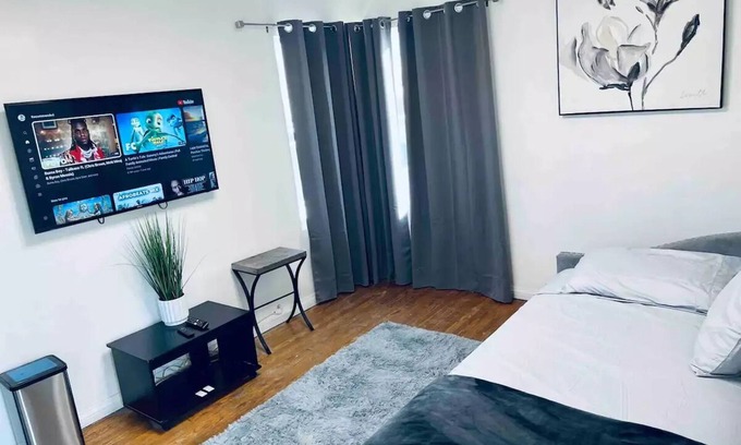 Los Angeles Apartamento | Beautiful private upstairs studio close to USC, LAX, SOFI, BMO