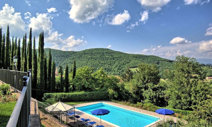 Ripoli Villa | Casa de vacaciones privada con jacuzzi, WIFI, piscina privada, A/C, TV, patio, vista panorámica