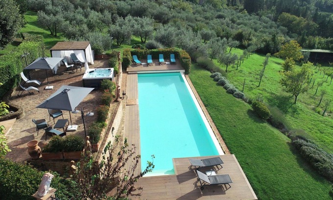 Certaldo Villa | Casa de vacaciones con piscina, bañera de hidromasaje, WIFI, A/C, TV, patio