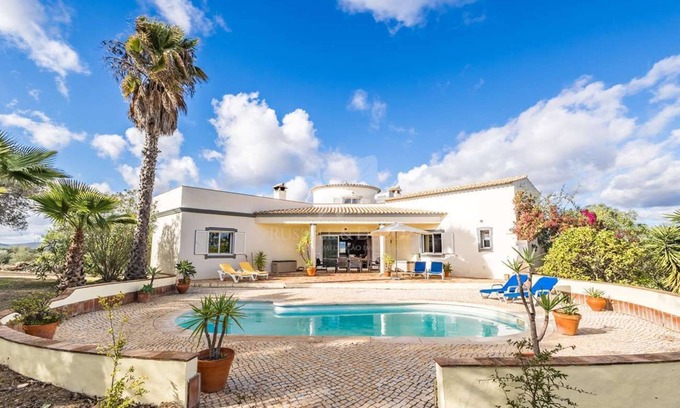Foupana Villa | Beautiful private villa for 1-6 people on a large estate with swimming pool.