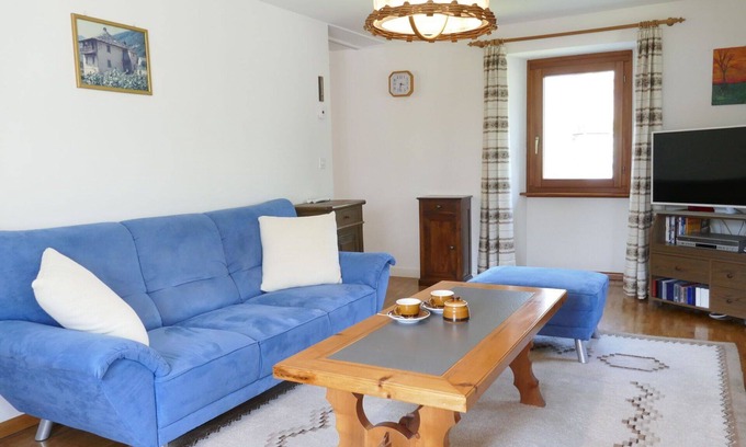 Grono Casa | Estupenda casa de vacaciones privada con WIFI, TV, patio, mascotas permitida y vista panorámica