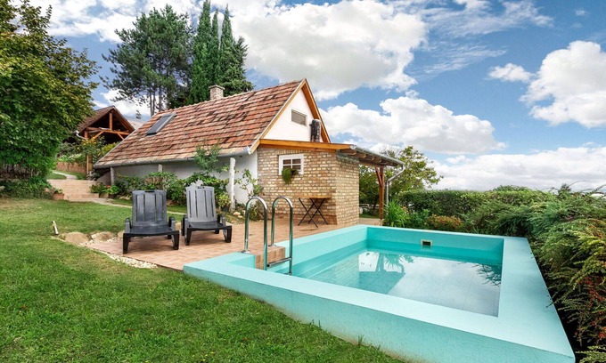 Fonyod Casa | Estupenda casa de vacaciones privada con piscina privada, WIFI, TV, terraza, vista panorámica