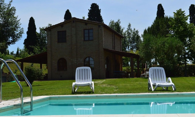 Ponte di Gabbiano Villa | Maravillosa casa de vacaciones privada con WIFI, piscina privada, A/C, TV, veranda, cerca de Siena