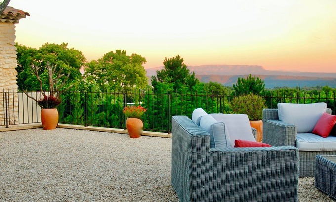 Lourmarin Villa | Hermosa casa provenzal con piscina, vistas y aire acondicionado