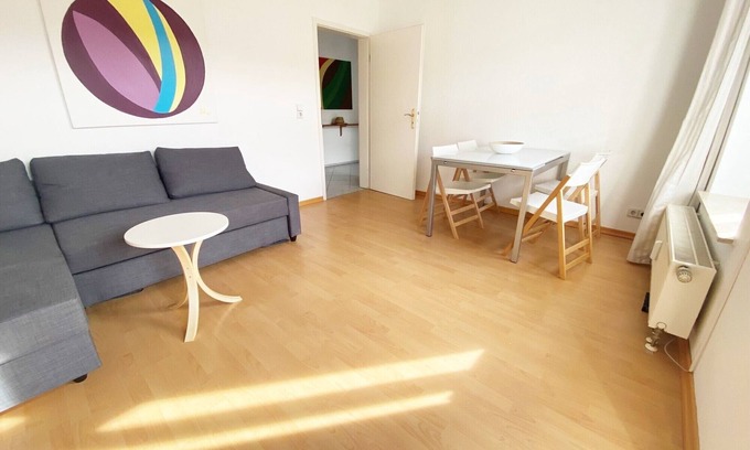 Altlindenau Apartamento | Beautiful quiet 2-room apartment with a balcony and nice view
