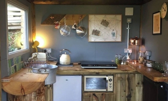 Llandegla Casa | Beautiful quirky log cabin situated at the foot of Llandegla Forest
