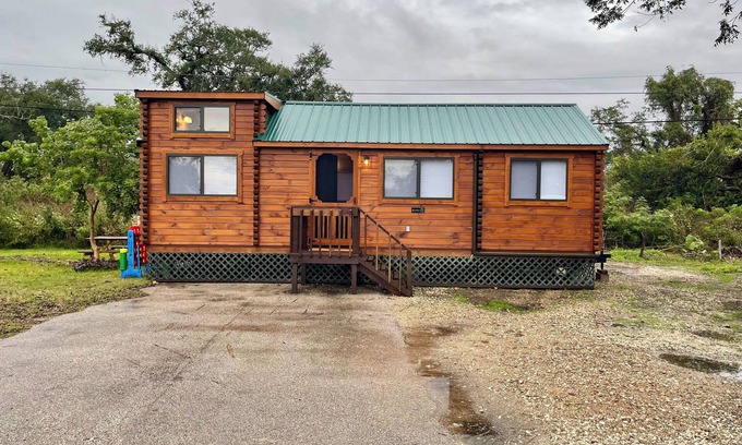 Jones Creek Cabina | Beautiful Rancher Loft Cabin