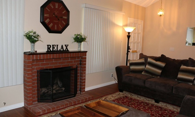 Anaheim Resort Casa | Hermoso PH remodelado w / paseo de la Disney Resort & Conv. Centrar