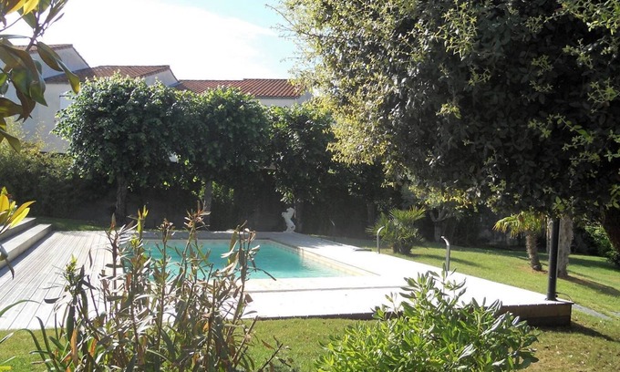 Saint-Palais-sur-Mer Casa | BEAUTIFUL RENOVATED HOUSE - HEATED POOL - ALL on FOOT -Saint Palais sur Mer