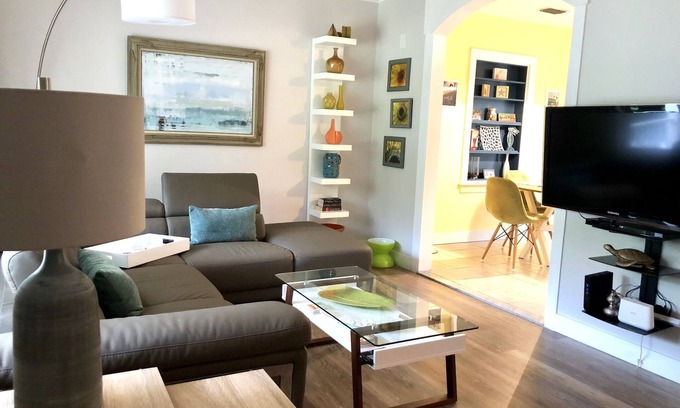 St. Petersburg - Clearwater Casa | Beautiful, renovated house in gorgeous neighborhood!