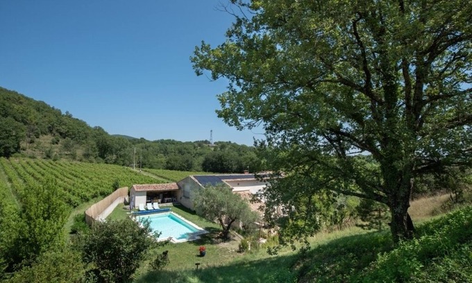 Le Teil Otro | Beautiful renovated farm in calm countryside with salted water swimming pool