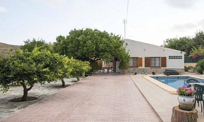 Mutxamel Villa | Hermosa villa renovada con piscina privada en parcela de 1300 metros, muy tranquila