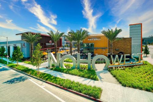 NoHo Arts District Casa | Beautiful Resort in NoHo