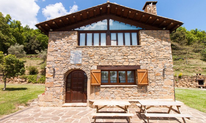 Riudaura Cabaña | Bonita masía restaurada con vistas espectaculares