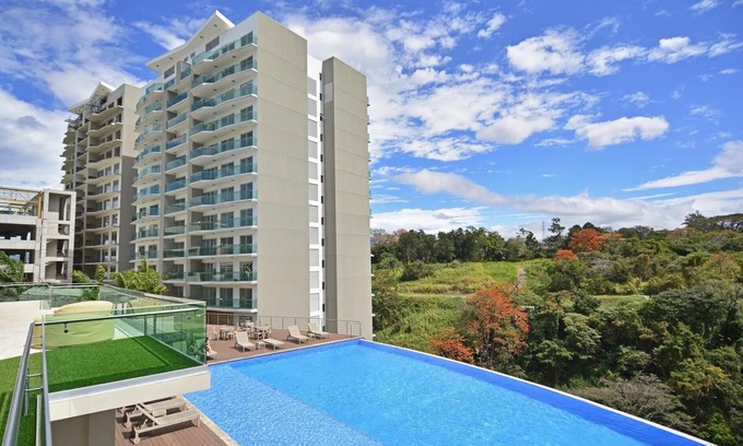 San Jose Condominio | Modern luxury apartment near downtown San José.