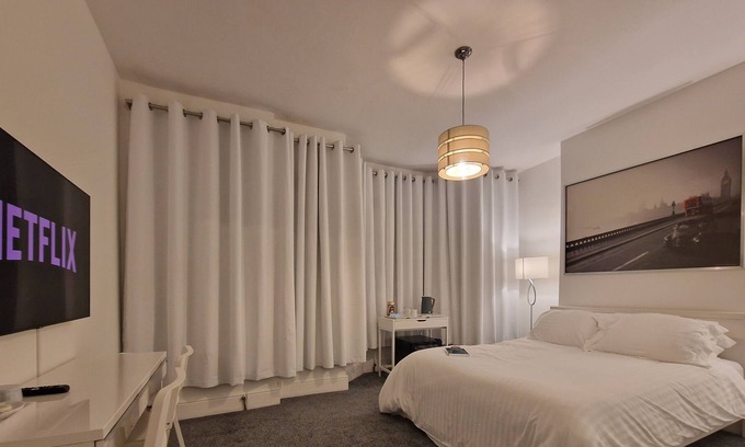 Cathall Hotel | Beautiful Room in London