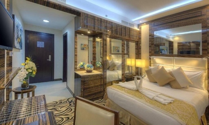 Al Mankhool Apartamento | Beautiful Room Near Sharaf Dg Metro By E R