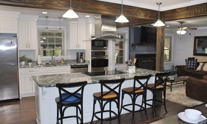 Murfreesboro Casa | Beautiful Rustic Murfreesboro Home just minutes from I24, MTSU and more